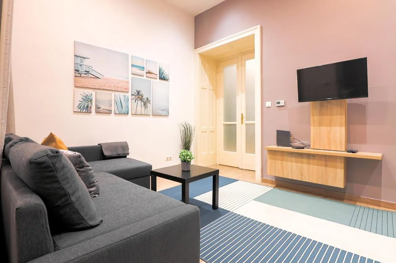 Downtown Quentin Apartment By Anna Budapest 0*,  Magyarország