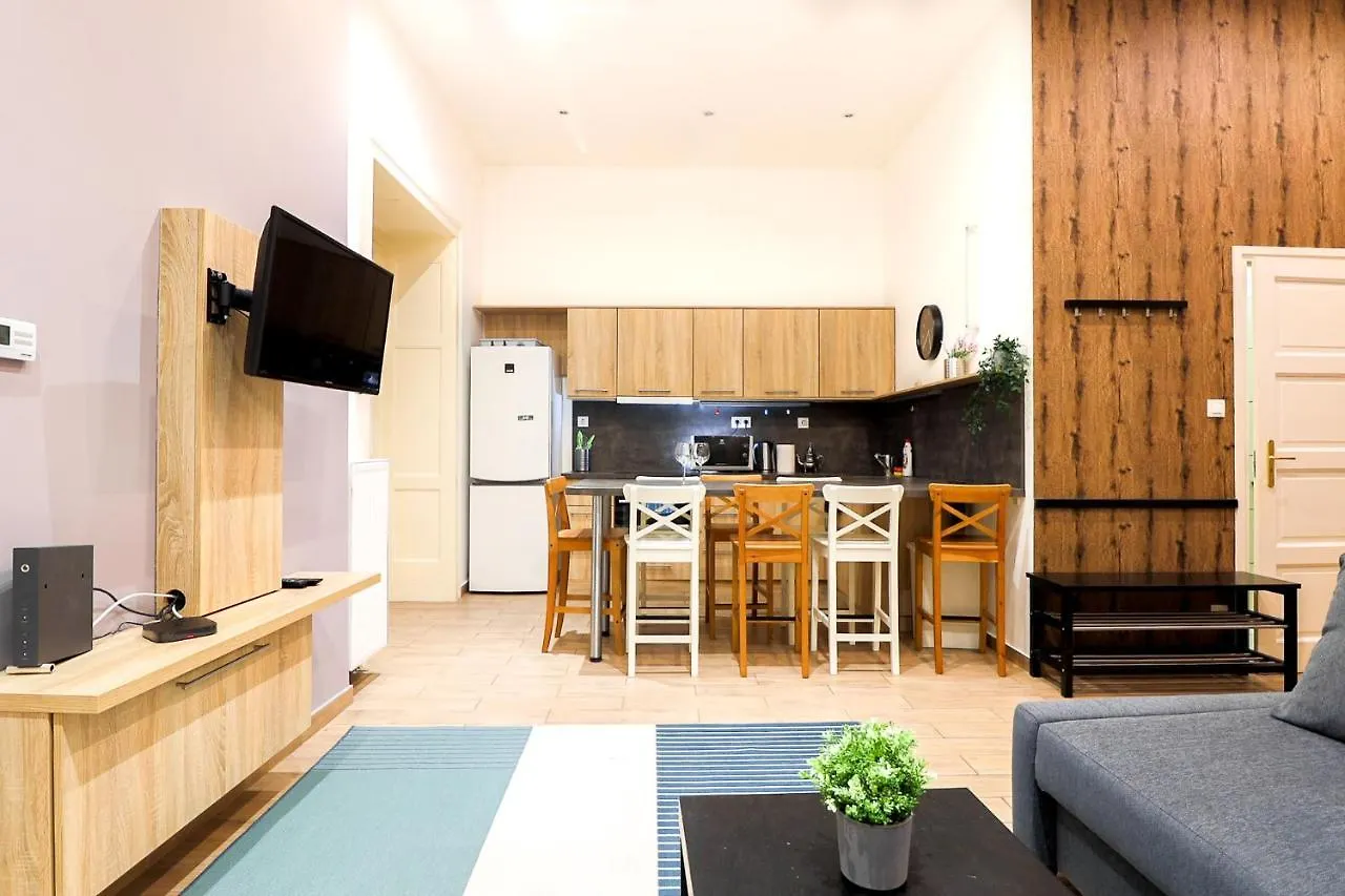 Downtown Quentin Apartment By Anna Budapest Magyarország