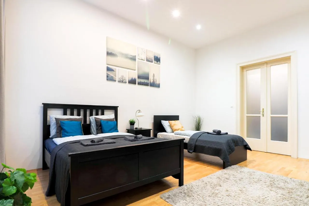 Downtown Quentin Apartment By Anna Βουδαπέστη