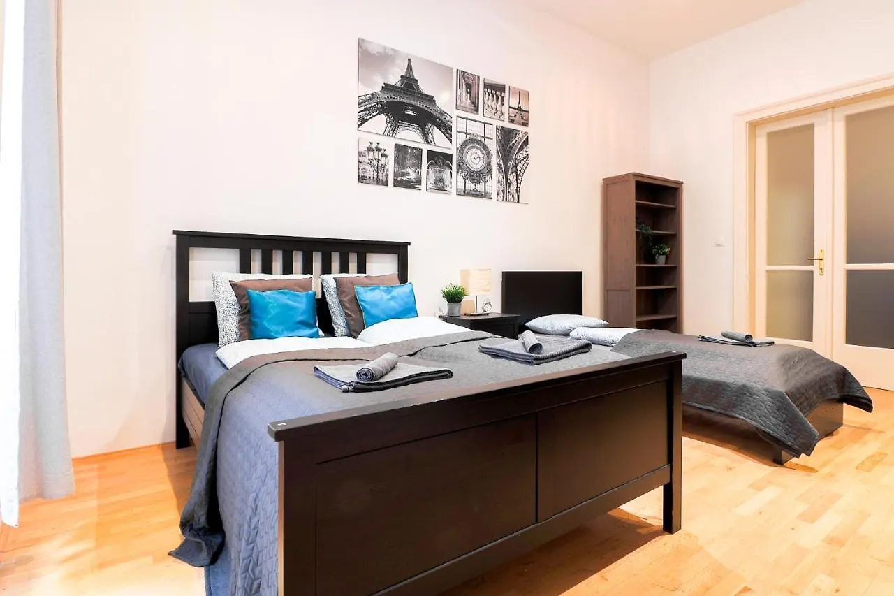 Downtown Quentin Apartment By Anna Βουδαπέστη