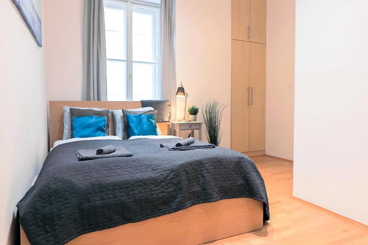 Downtown Quentin Apartment By Anna Βουδαπέστη